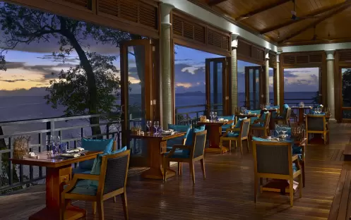 Hilltop Restaurant 1_942